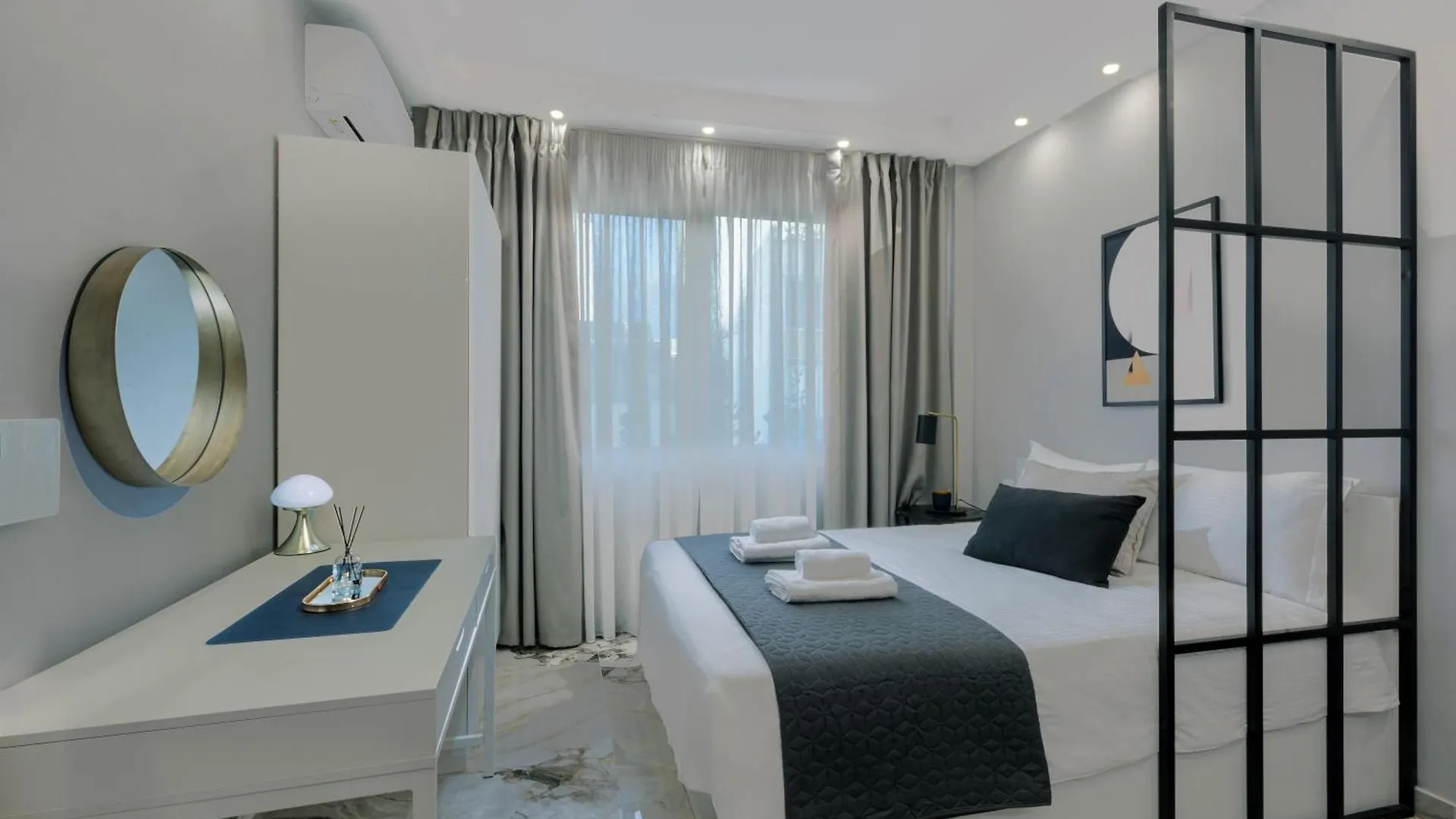 Luxury Downtown Apartment F1