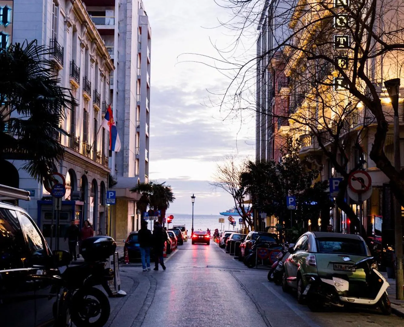 Luxury Downtown Apartment F1 0*, Salonic