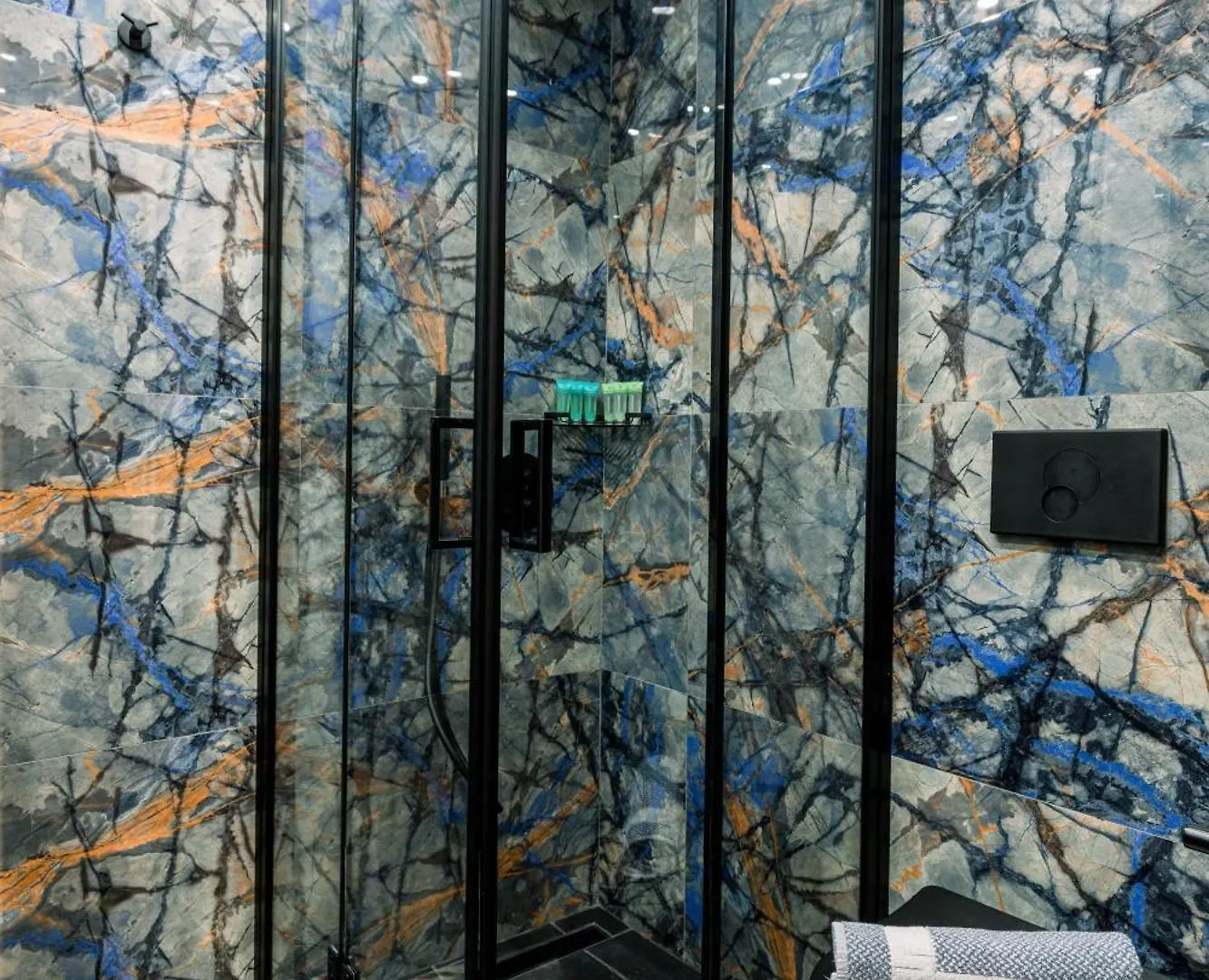 Luxury Downtown Apartment F1