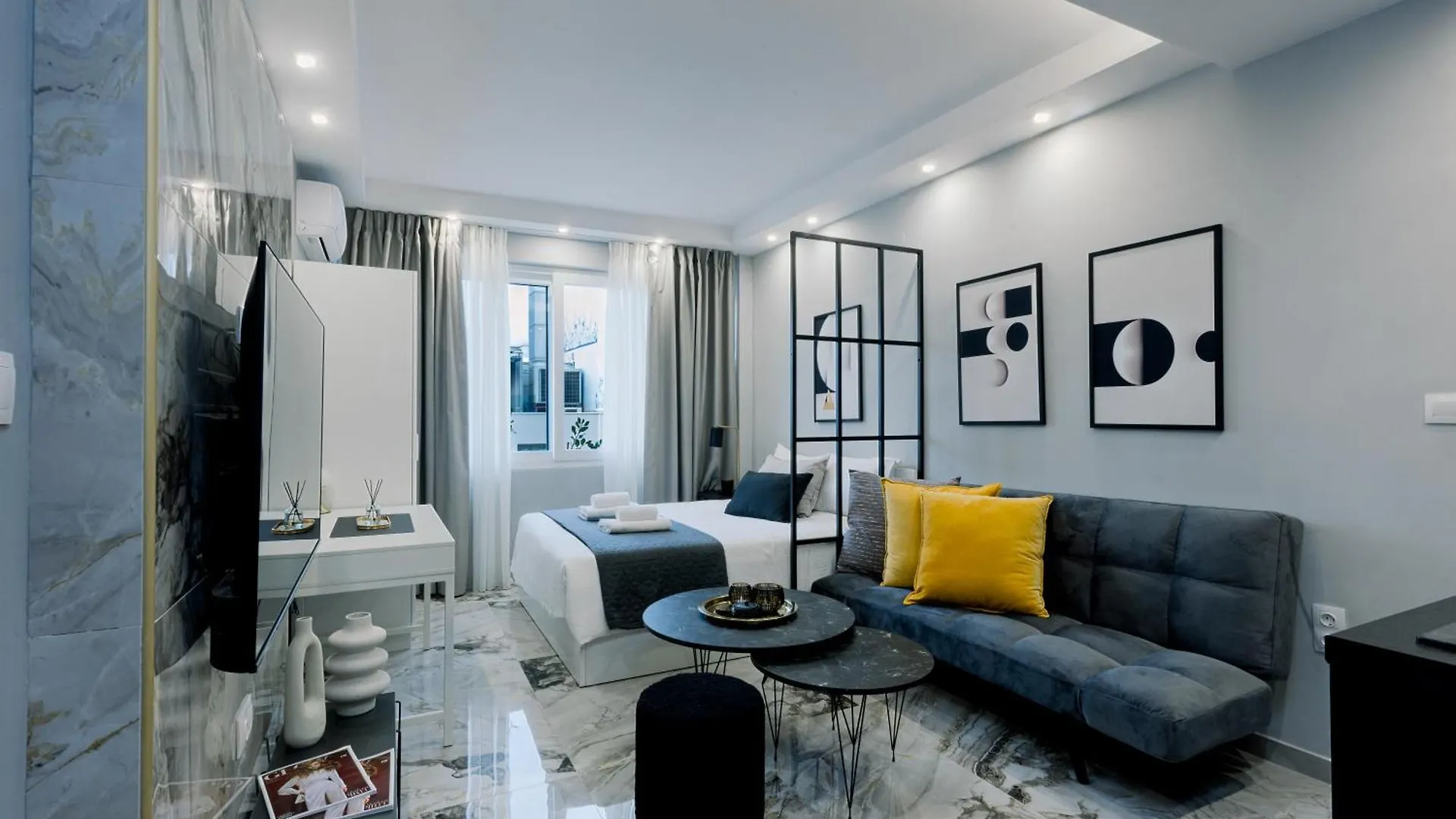 Luxury Downtown Apartment F1
